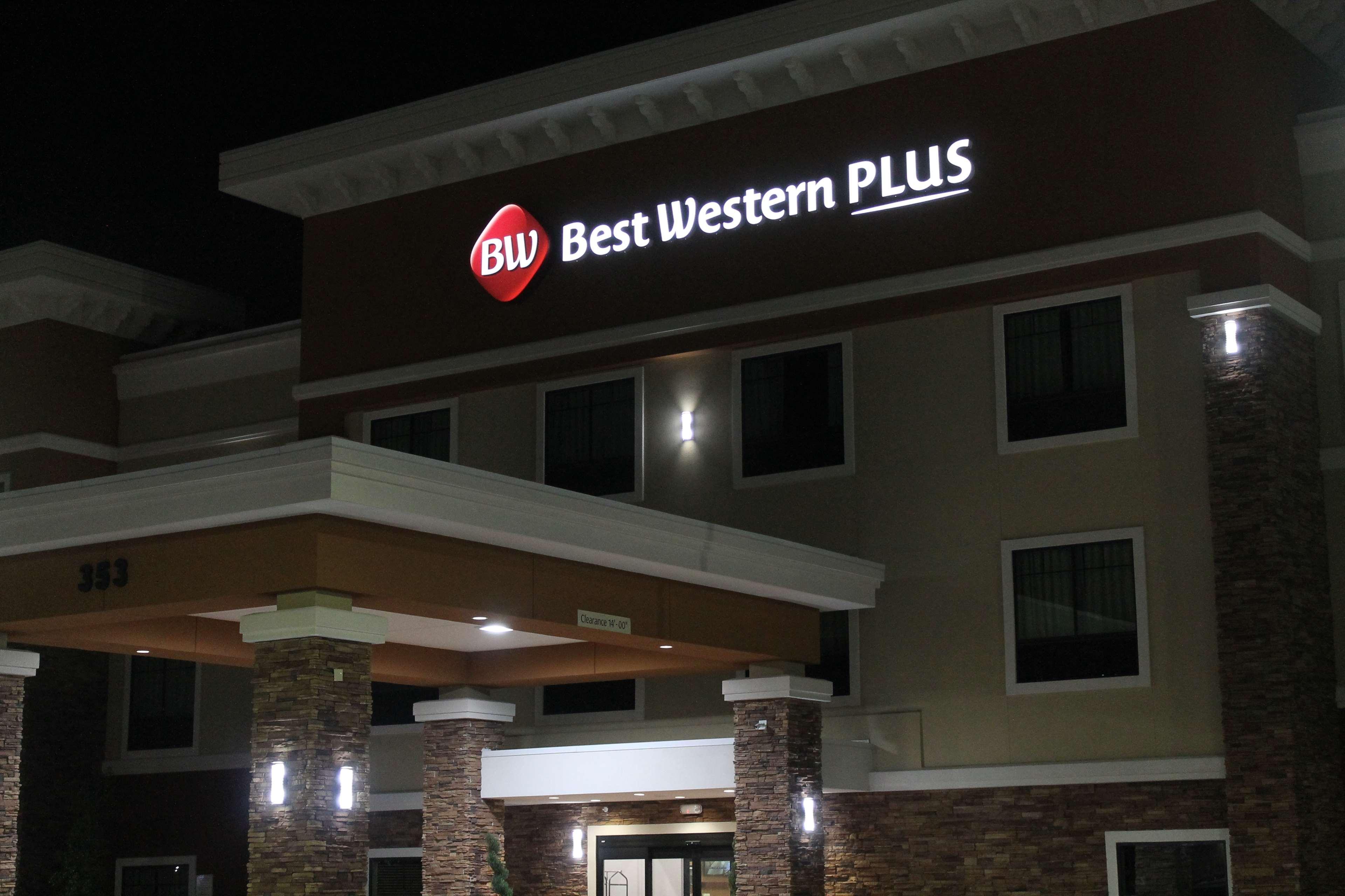 Best Western Plus Spring Inn & Suites Kültér fotó